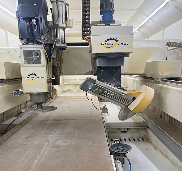 Large Size 5 axis composite panel processing CNC Router with 5 axis Saw blade