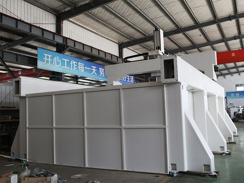 Gantry-movable-5-axis-machining-center.3