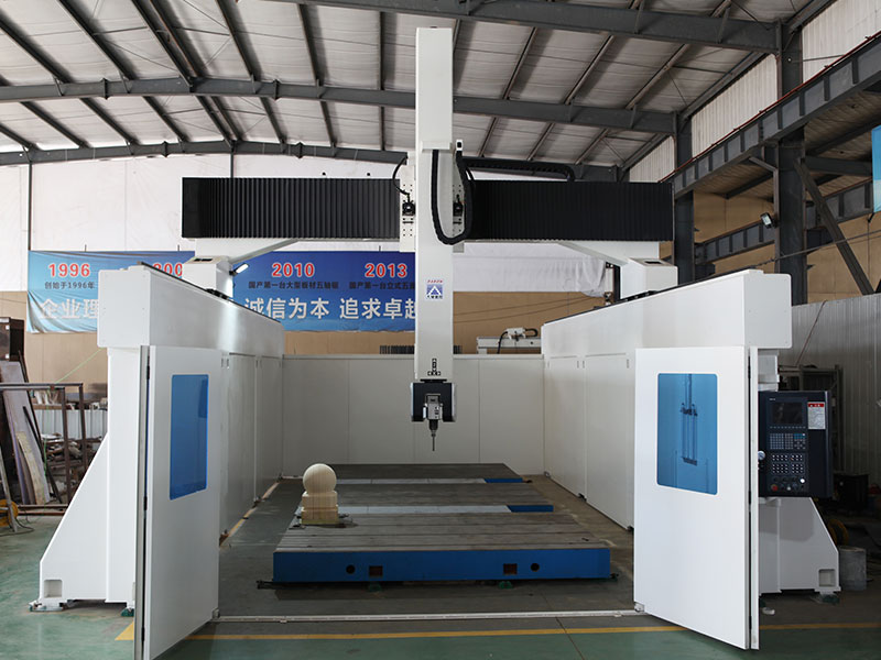 Gantry-movable-5-axis-machining-center.1